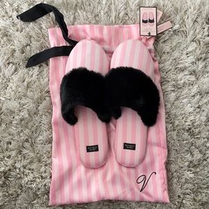 NWT Victoria’s Secret Slippers